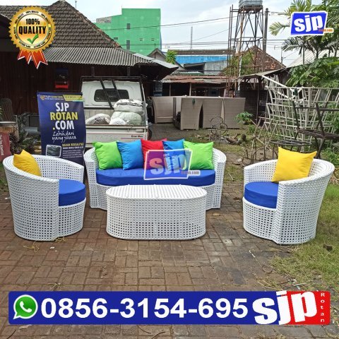 pengrajin sofa rotan sintetis rangka besi dipisi anti karat anyaman mata ayam Sofa Rotan Padang, Sofa Rotan Plastik, Sofa Rotan Set, Sofa Rotan Sintetis, Sofa Rotan Sintetis Bali, Sofa Rotan Sintetis Bandung, Sofa Rotan Sintetis Harga Murah, Sofa Rotan Sintetis Jepara,